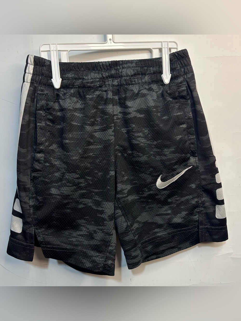 Nike Dr-Fit Grey Camouflage Athletic Shorts Boys 4-5